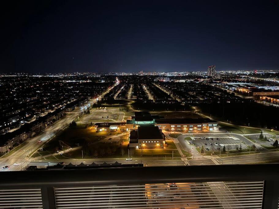 High Floor View - Pool & Gym - Close To Shopping Appartement Richmond Hill Buitenkant foto