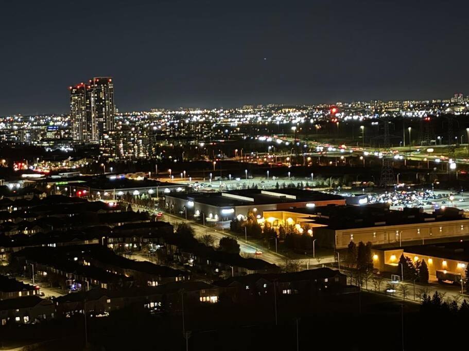 High Floor View - Pool & Gym - Close To Shopping Appartement Richmond Hill Buitenkant foto